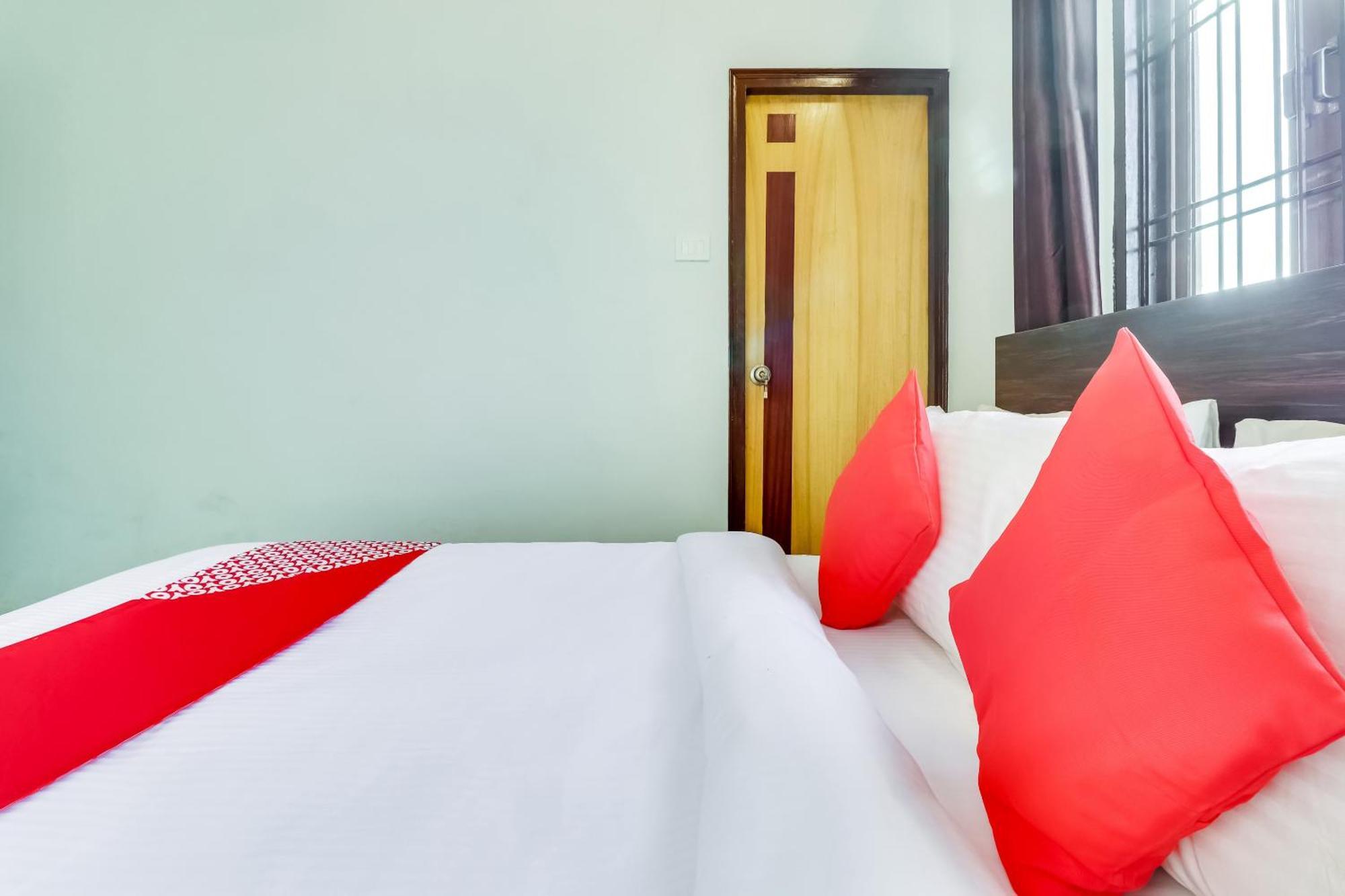 Hotel O The Velvet Chinhat Tiraha エクステリア 写真